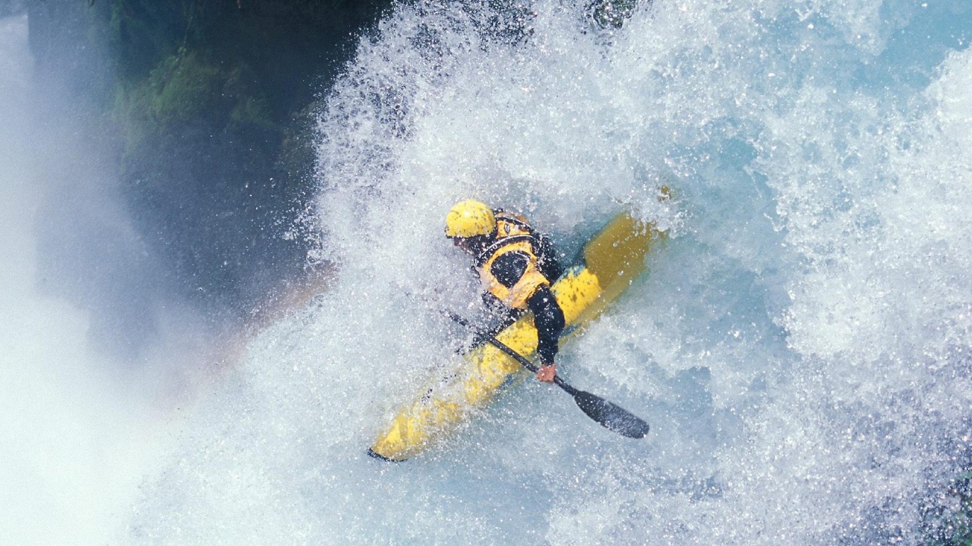 NBA季后赛激战正酣,勇士队逆转取胜,库里再创历史纪录